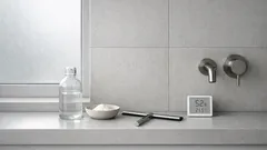 Schimmel auf Badezimmerfliesen entfernen: die schnelle Methode mit Essig und Natron